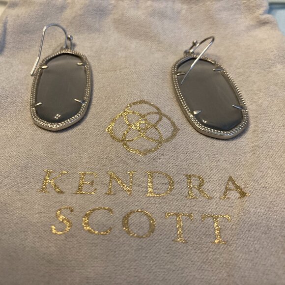 Kendra Scott Slate Gray Drop Earrings - Picture 1 of 3